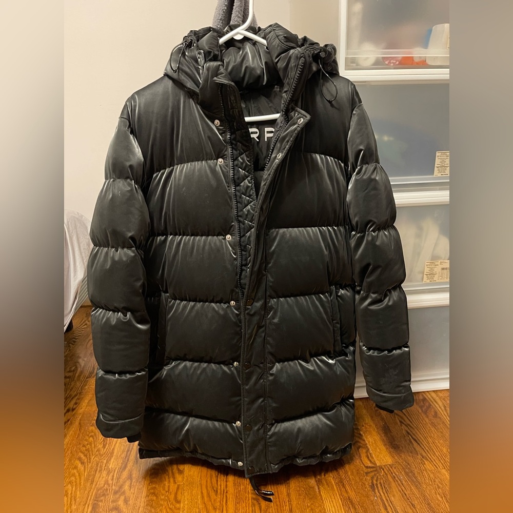 Aritzia superpuff mid liquid shine black